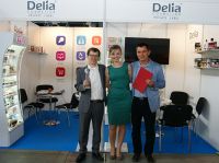 THE STATUETTE FOR THE "DELIA",  THE WINNERS PRESENTED WITH IPHONES