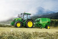 Nowości dla gospodarstw rodzinnych przywiezie do Kielc John Deere