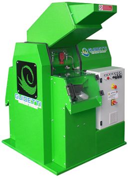 The Guidetti machines are the response to different client categories’ needs; these are perfect solution range from scrape material trading companies through food industry. In the picture: Sincro 315 Eko