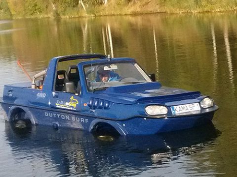 Układ jezdny i napędowy  pojazdu bazuje na jednym z najlepszych samochodów terenowych, SUZUKI Jimny