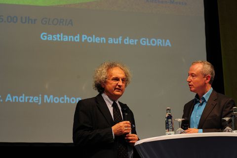 Dr Andrew Mochon's presentation  on the second day of the Gloria 2014 fair first and foremost focussed on Poland's presence at the Augsburg Expo