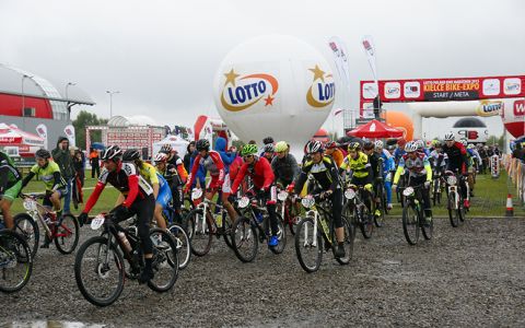 Passion over the weather. Over 500 people at the marathon start line 