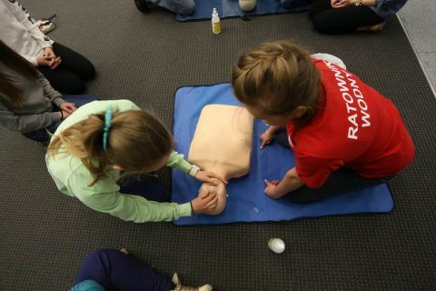 First aid skills are important, regardless the age