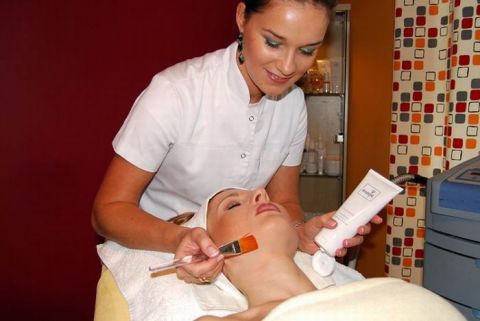 The treatment in the Cosmetology and Aesthetic Medicine Parlour "Beauty Zone"