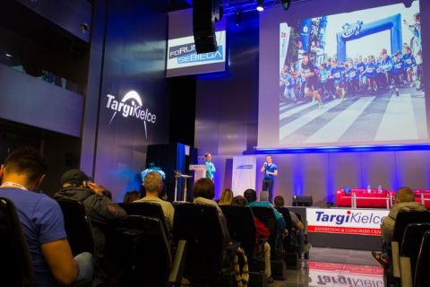 Meetings with famous marathon runners and running aficionados attracted large   audiences