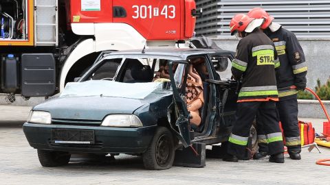 13 strażaków brało udział w akcji unieszkodliwiania zagadkowej substancji