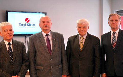 Na zdjęciu od lewej: mgr inż. Tomasz Kula, prof. ndzw. dr hab. inż. Marek Iwański, prof. dr hab. inż. Jan Szlagowski oraz mgr inż. Marek Gajewski 