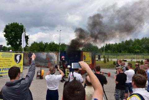 The dynamic presentation of KW PSP - the Voivodeship Squad of State Fire Service is one of many attractions of the KIELCE IFRE-EXPO Fair