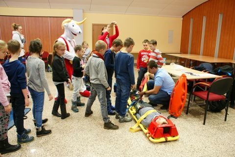 Nearly 600 children from Świętokrzyskie Province's elementary schools took part in the  "Safe on Ice" project