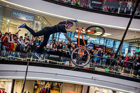 Na zdjęciu Damjan Siriški, członek czeskiego teamu BIKE O'clock