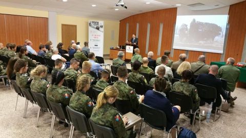 Podczas konferencji w Targach Kielce mówiono, m.in. o historycznym zarysie działań proobronnych w Polsce, Łotwie, Litwie, Estonii i Wielkiej Brytanii oraz zasadach funkcjonowania współczesnych organizacji proobronych w krajach bałtyckich. 