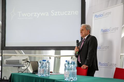 Every year, the Plastics Europe Polska Foundation and its managing director  Kazimierz Borkowski presents the latest data