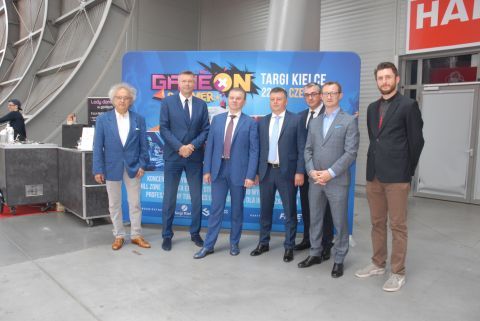 The organizers of the seniors expo, Andrzej Mochoń PhD., the President of Targi Kielce Board of Managers, Bożena Staniak, the Vice-President of the expo centre and Bogdan Wenta, the Kielce Mayor took part in the meeting with the Mayor of the Vinnitsa