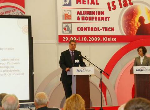 Uroczystość otwarcia targów METAL, ALUMINIUM &amp; NONFERMET i CONTROL-TECH 2009. Na zdjęciu: Max Schumacher - Sekretarz Generalny CAEF – Europejskiego Stowarzyszenia Odlewniczego