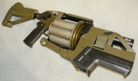 Revolver grenade launcher RGP-40 with the Glock G17 pistol suspended below