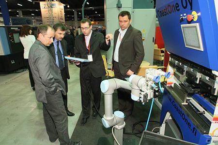 The total number of exhibitors of the STOM-TOOL, STOM-BLECH, SPAWALNICTWO, EXPO-SURFACE and CONTROL-STOM accounts to 400 companies from 22 countries. The shows are held from 19th to 21 March