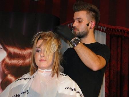 Hairstyling master  Leszek Ligęza during the II Tournee Montibello in Kielce