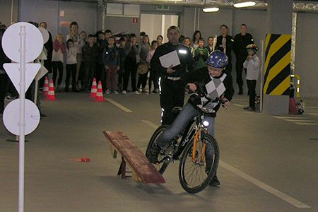 For the purpose of the Safety Olympics, the Targi Kielce underground parking lit has been converted into a safety town