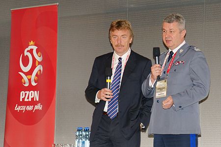 The “Safe Stadium” conference has been held in Targi Kielce for the 13th time already; the event has been formally opened by PZPN President Zbigniew Boniek. In the photograph – Zbigniew Boniek accompanied by the Police Commander in Chi