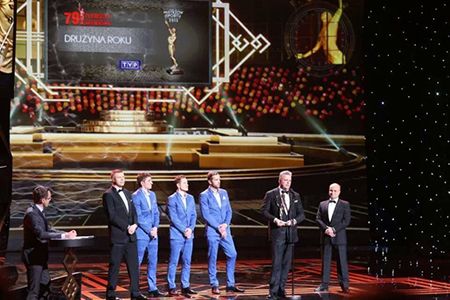 The gala ceremony was transmitted live on TVP1; the award was handed to (from the left) Bogdan Wenta, Tomasz Rosiński, Mateusz Jachlewski, Grzegorz Tkaczyk and the Club President  Bertus Servaas