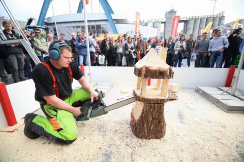 Targi LAS-EXPO to od piętnastu lat miejsce spotkań przedstawicieli zajmujących się zarówno pozyskiwaniem jak i wykorzystywaniem surowca drzewnego